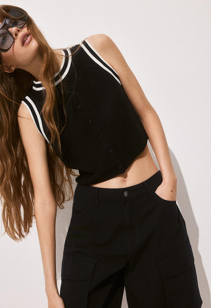 H&M - Button-front sweater vest - black