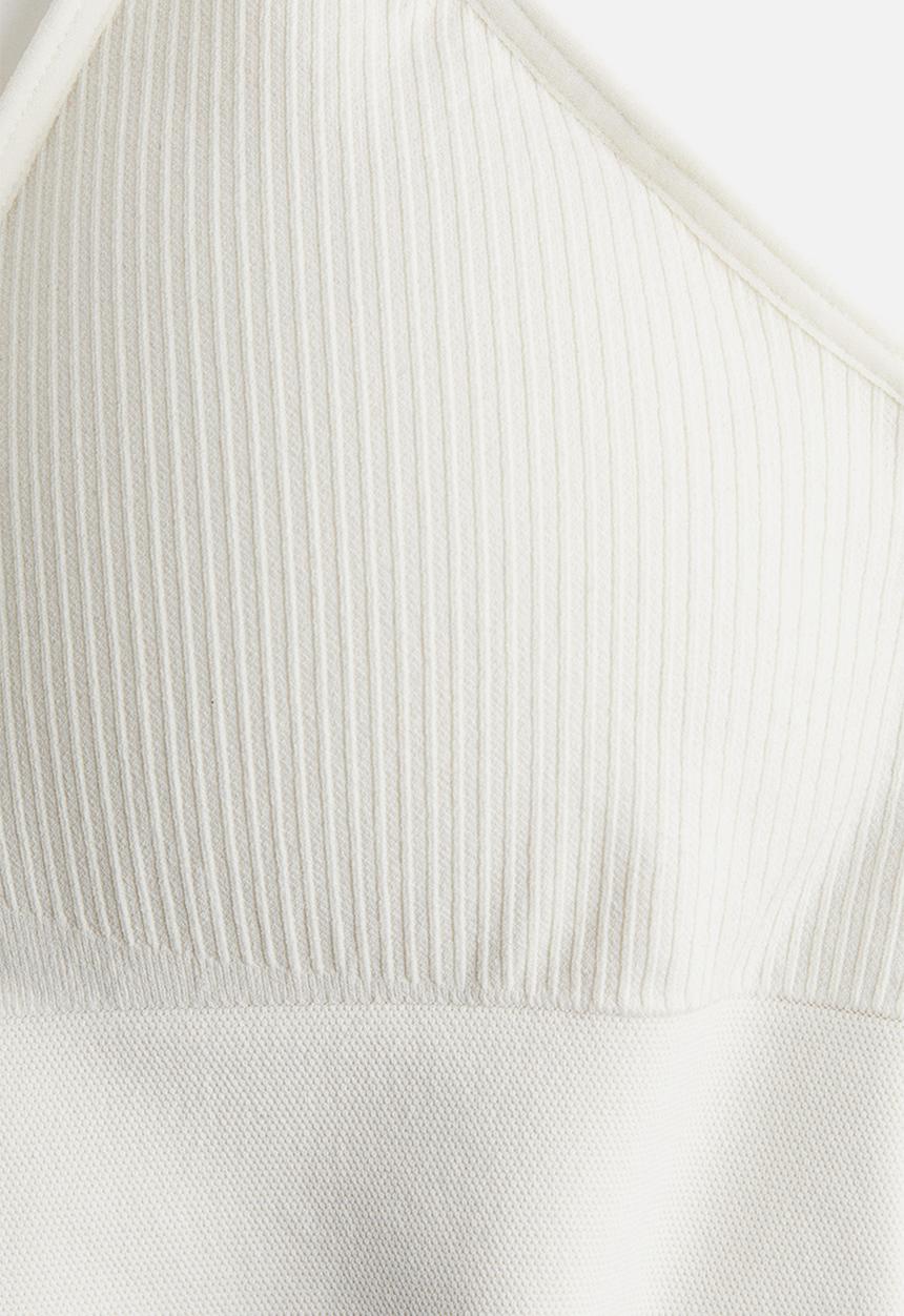 H&M - Seamless medium support sports bra with drymove™ - white