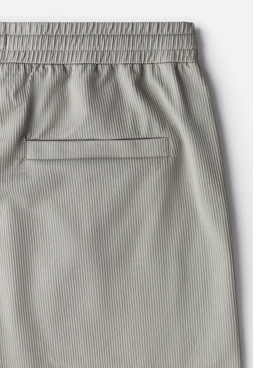H&M - Relaxed fit shorts - sage green