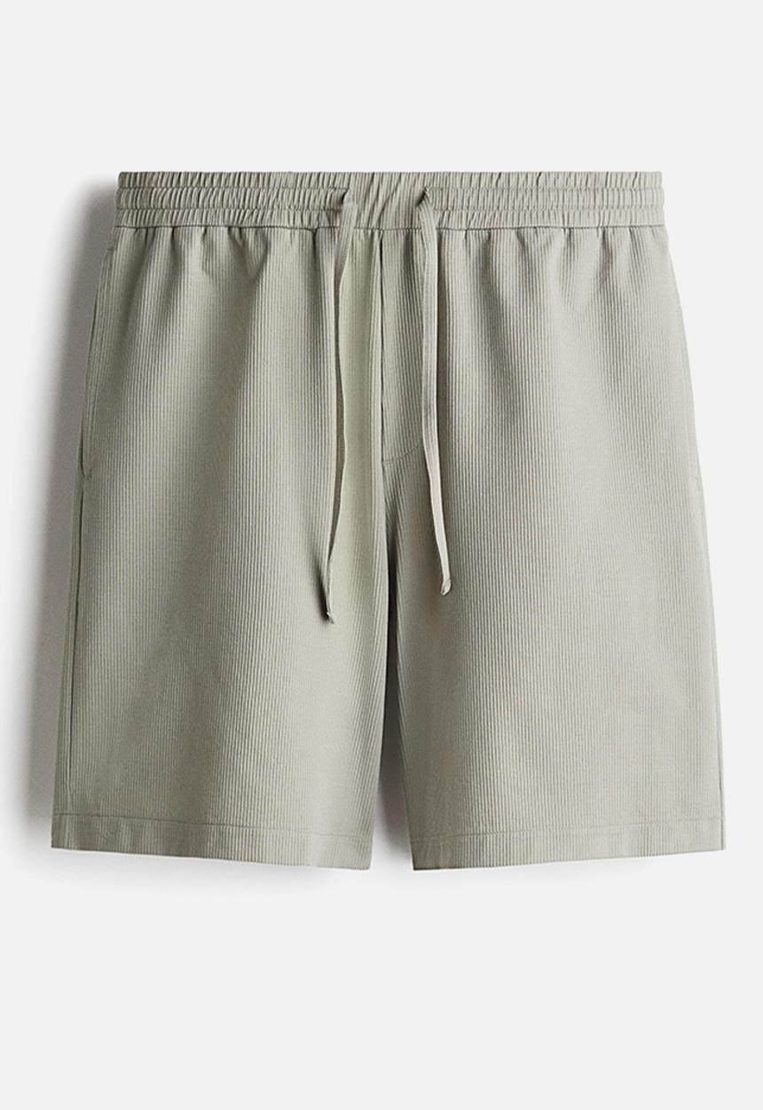 H&M - Relaxed fit shorts - sage green