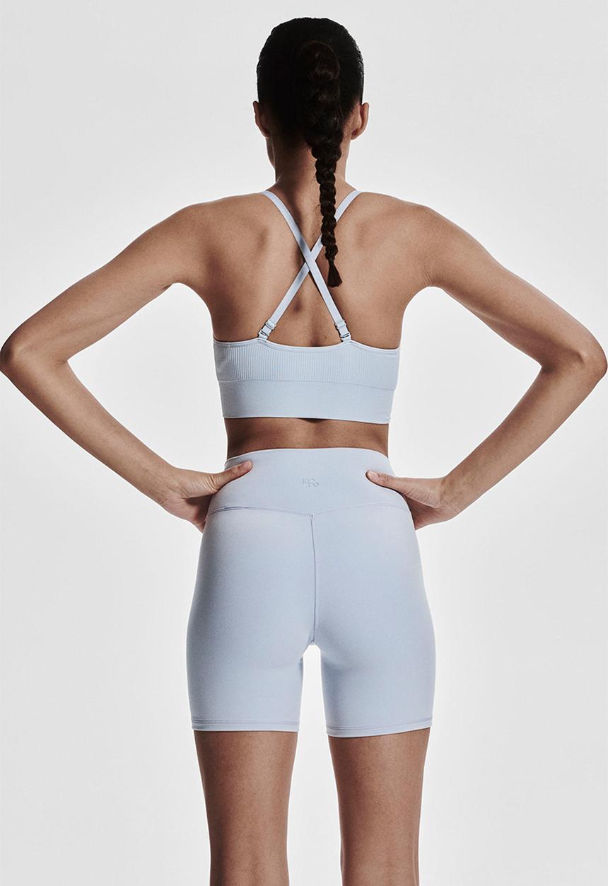 H&M - Sports cycling shorts with softmove™ - light blue