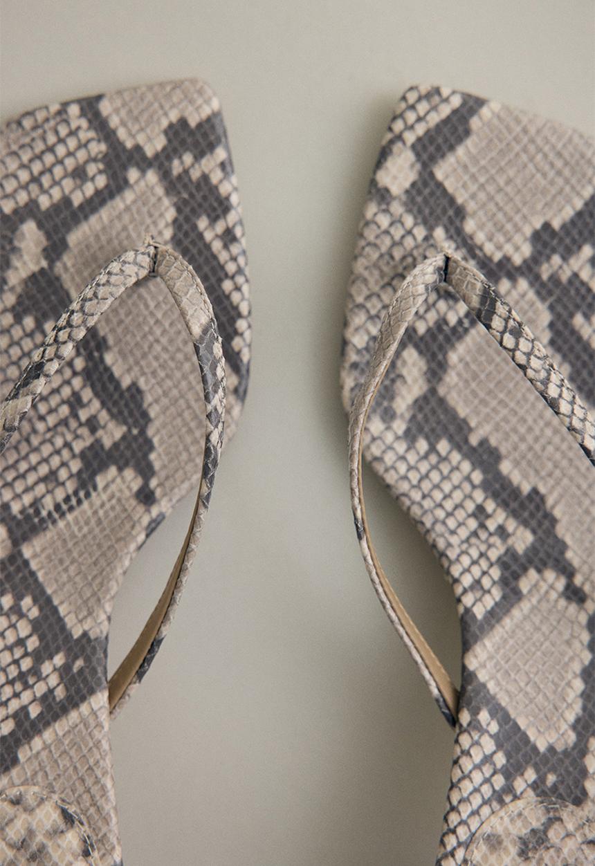 H&M - Kitten-heeled sandals - light beige snakeskin pattern