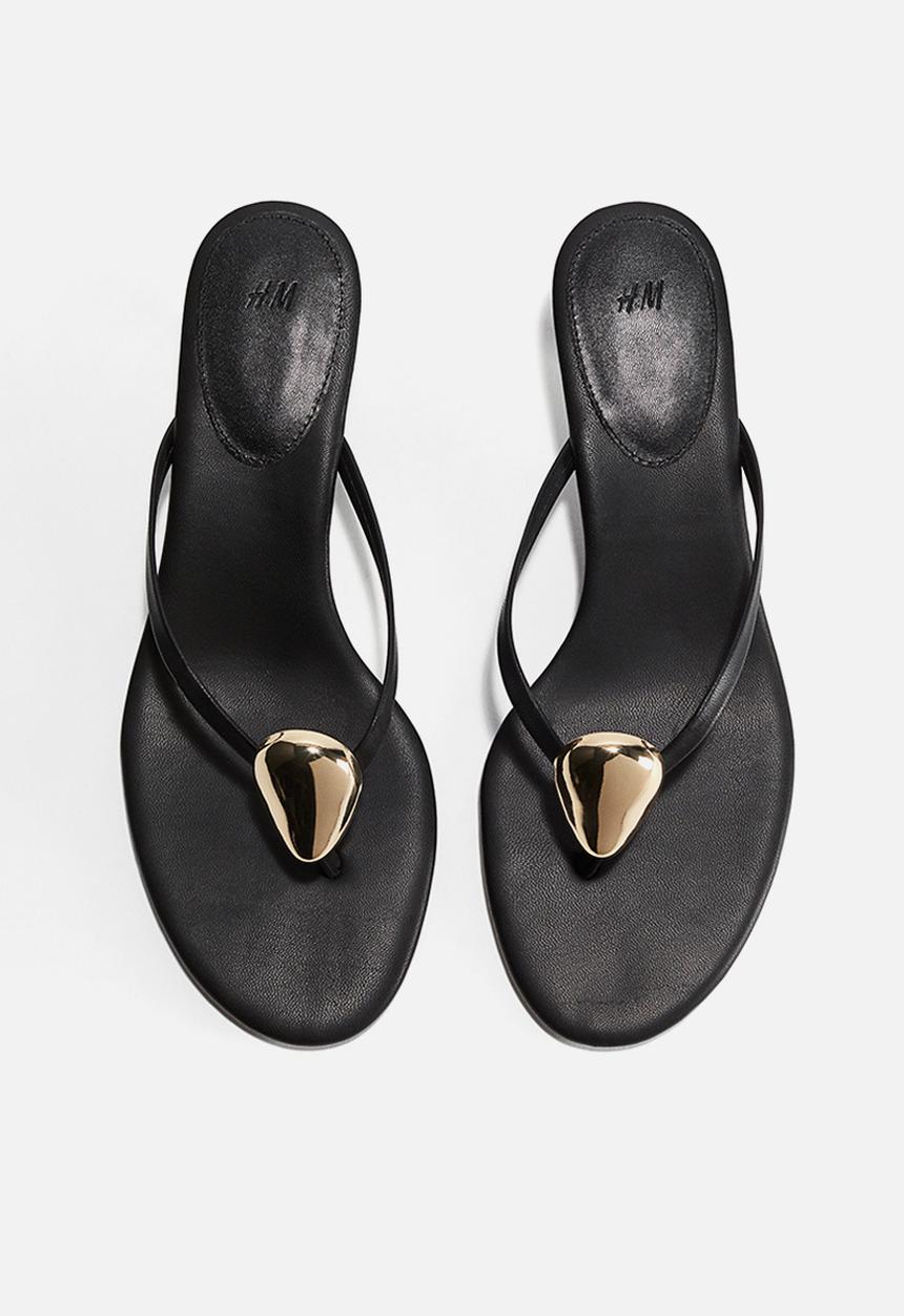 H&M - Heeled flip flops - black & gold coloured