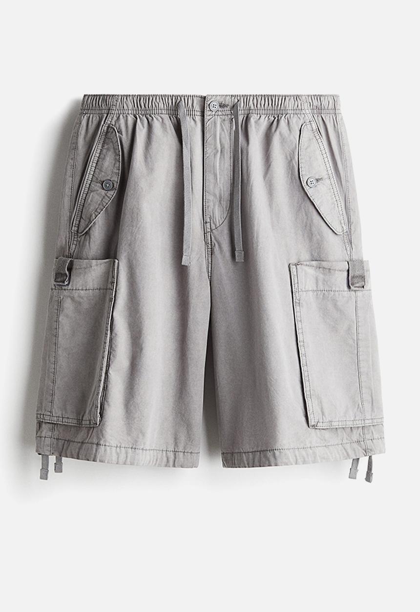 H&M - Loose fit cargo shorts - grey