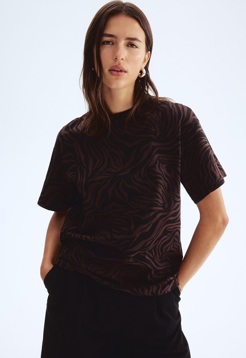 H&M - Oversized T-shirt - dark brown/black patterned