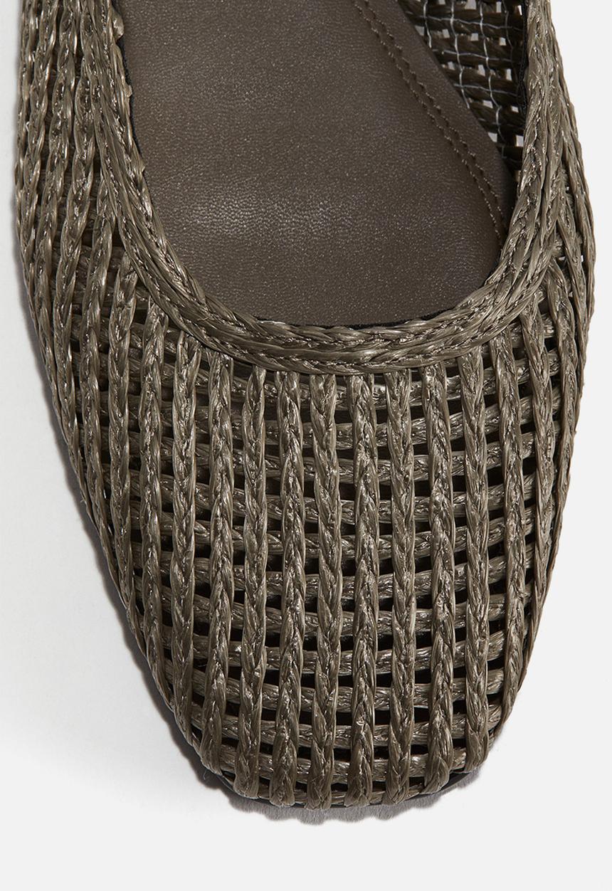 H&M - Straw mary janes - greige