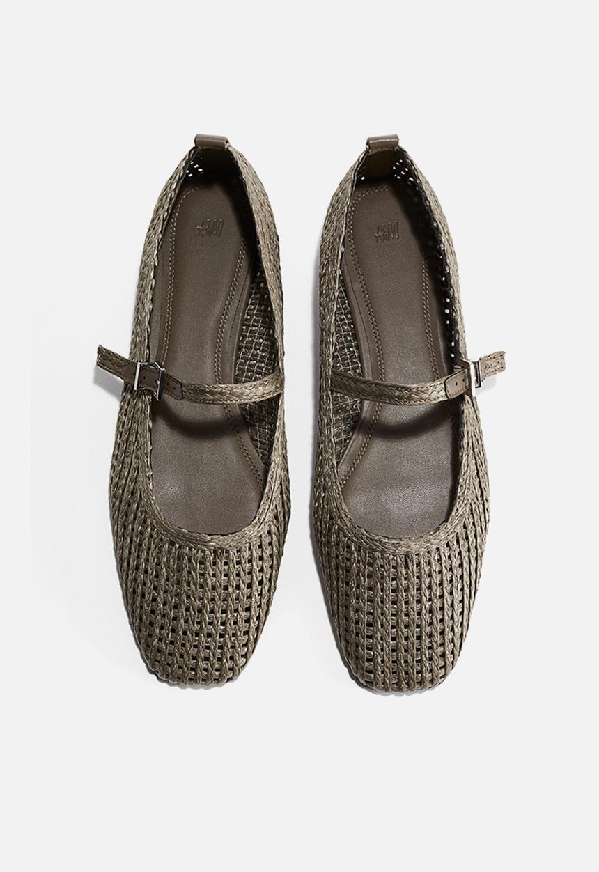 H&M - Straw mary janes - greige