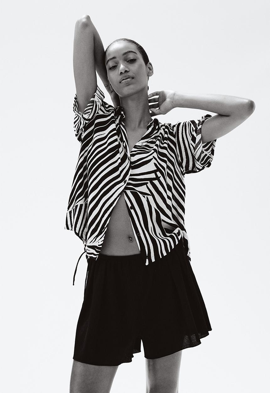 H&M - Crinkled jersey shorts - black