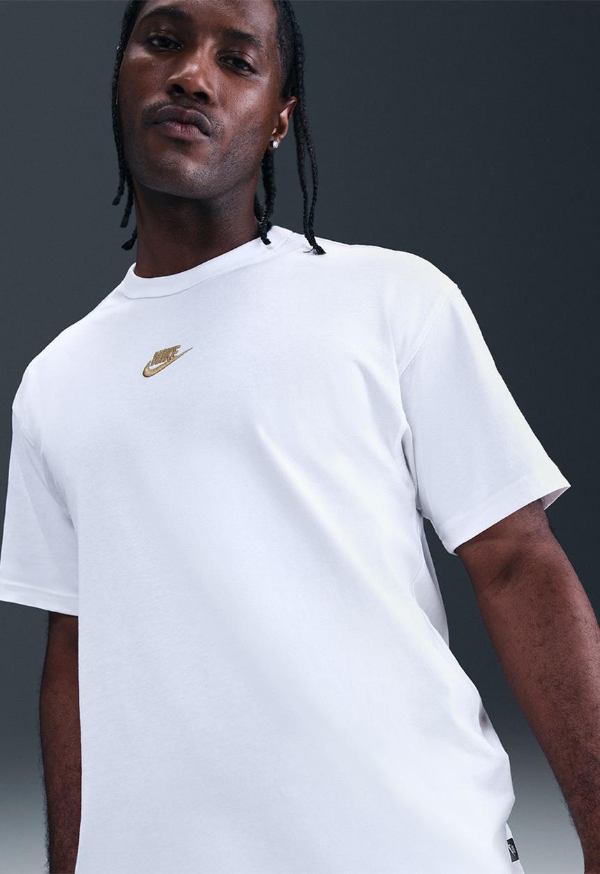 Nike - NSW Prem Essential Sustainable Tee - White/Gold