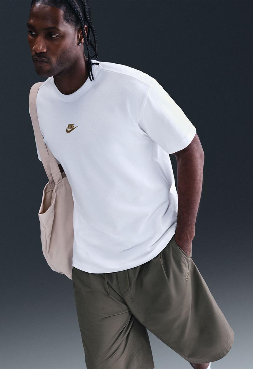 Nike - NSW Prem Essential Sustainable Tee - White/Gold