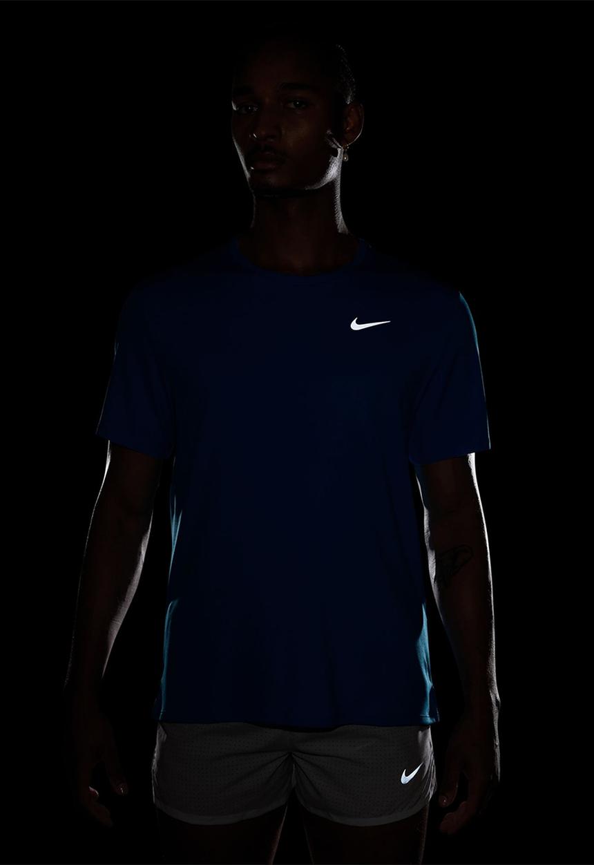 Nike - M Nk Df Uv Miler Ss - Blue Hero/Reflective Silv