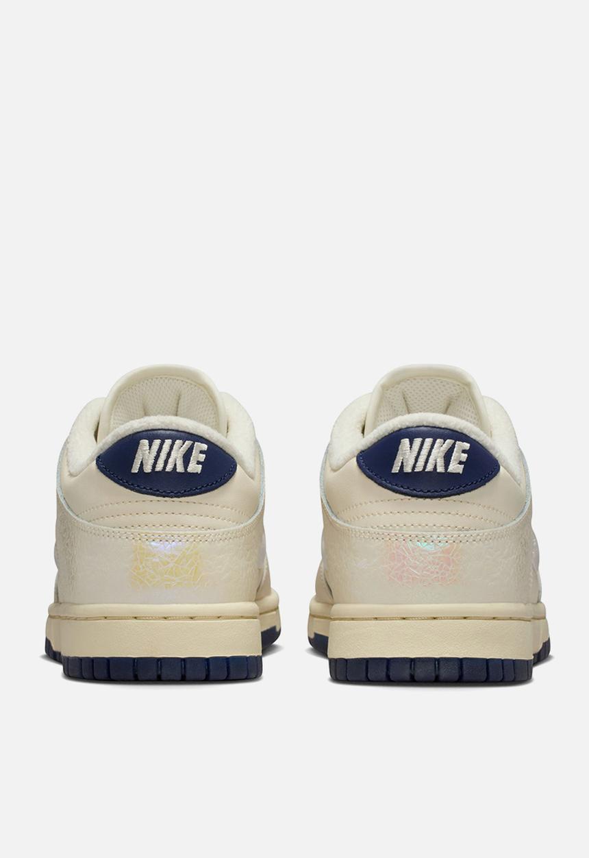 Nike - WMNS DUNK LOW