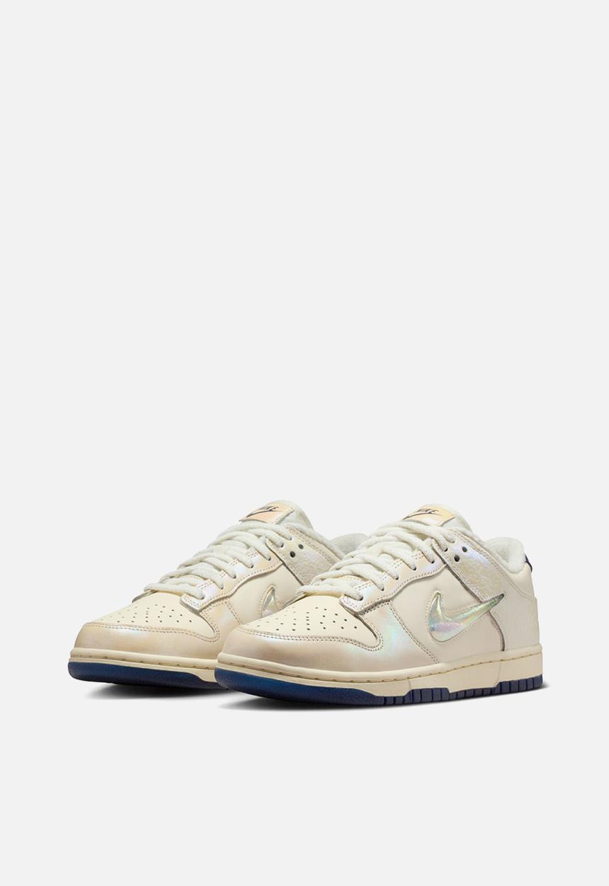 Nike - WMNS DUNK LOW