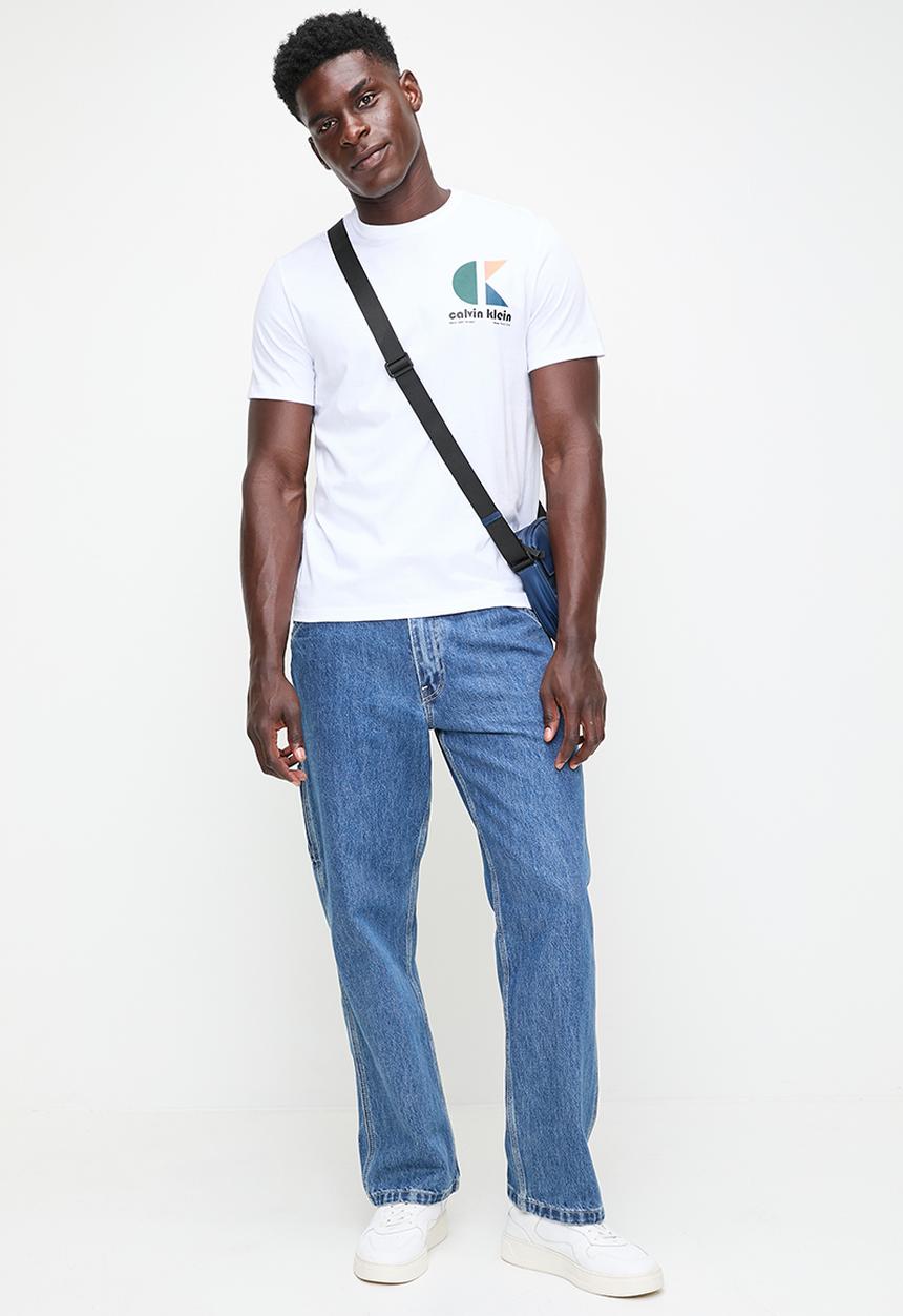 Calvin Klein - Ss 30S Eu Ck Bh Logo Graphic Tee - Brilliant White