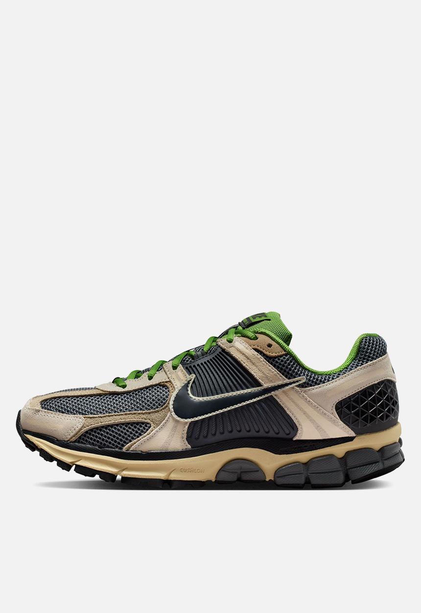 Nike - Zoom Vomero 5