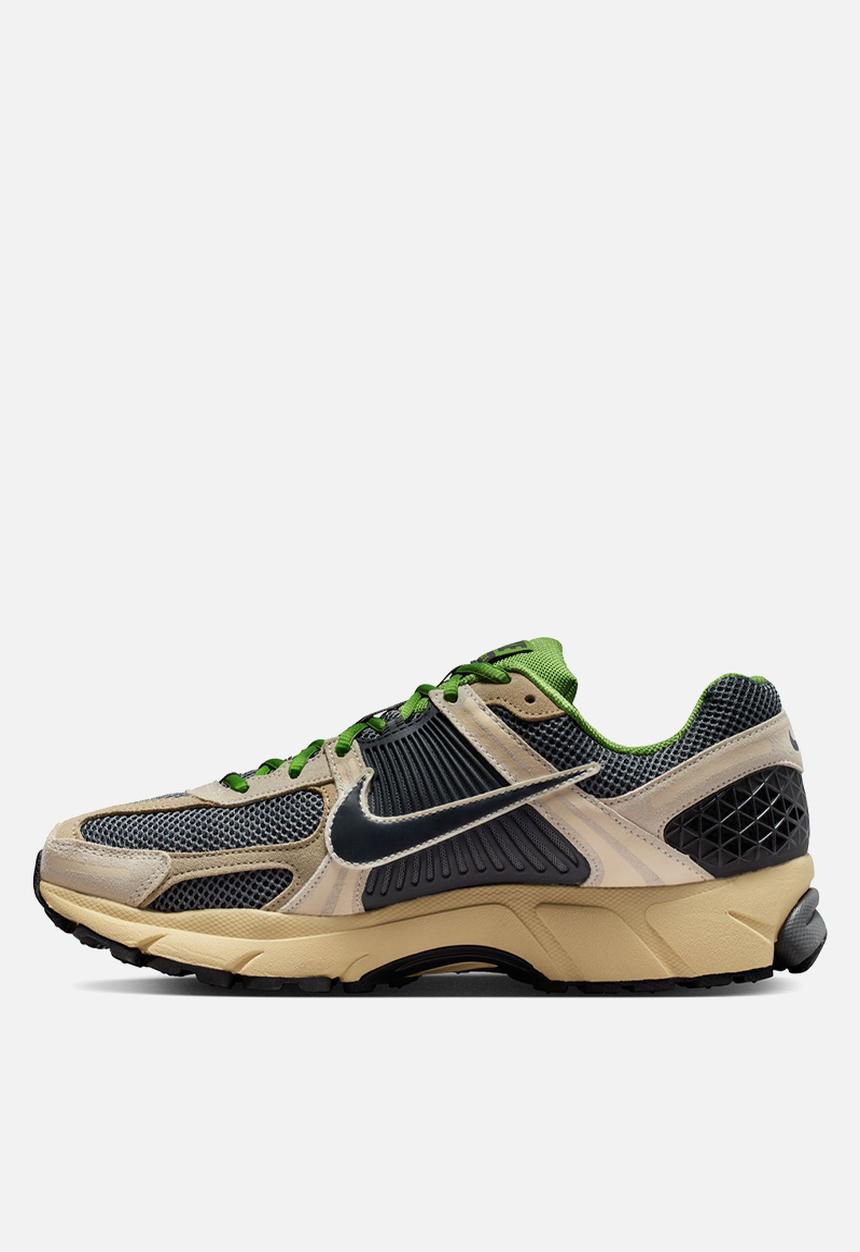 Nike - Zoom Vomero 5