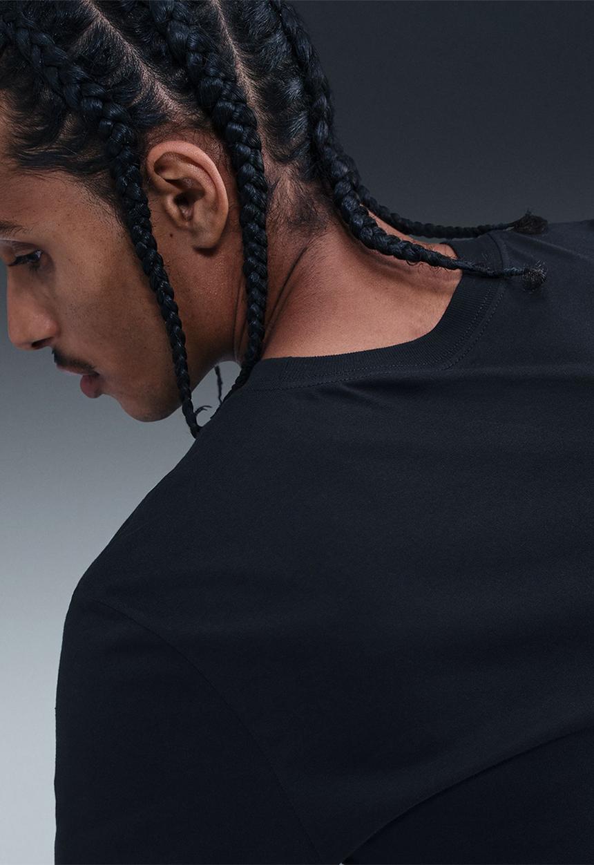 Nike - NSW  Tee  Seasonal Club - Black