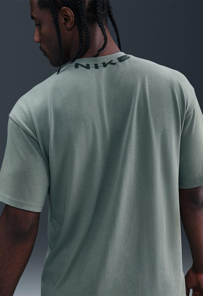 Nike - NSW OC  Collar Print Tee  - Clay Green