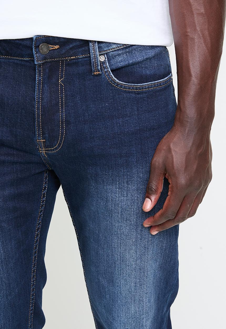GUESS - Slim Straight - Dark Wash