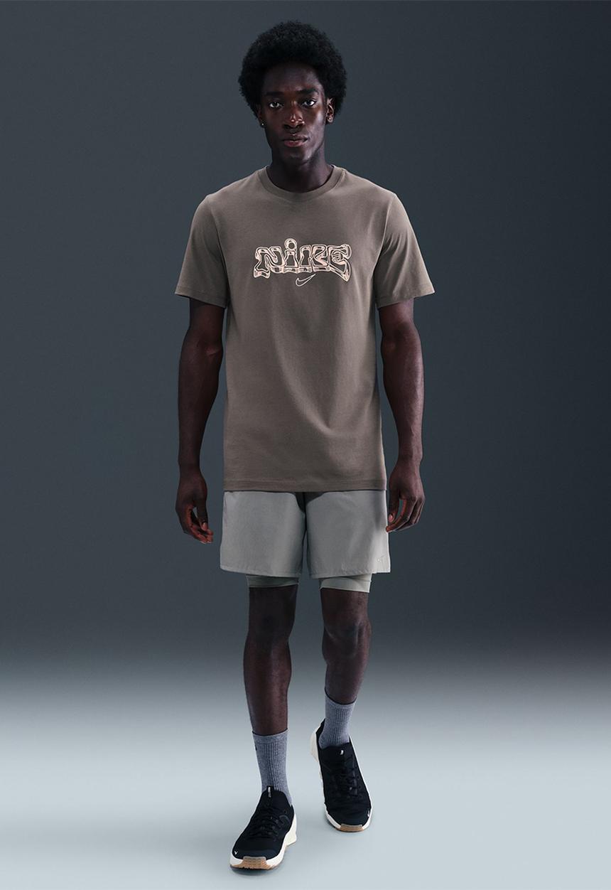 Nike - IYKYK Fitness Tee - Cave Stone/Washed Coral