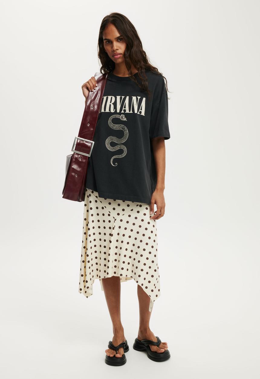 Cotton On - The lcn music premium boxy graphic tee - lcn nirvana snake/washed black