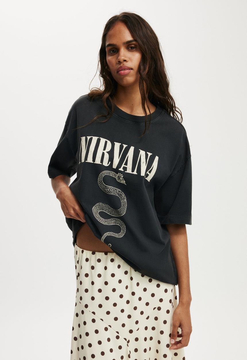 Cotton On - The lcn music premium boxy graphic tee - lcn nirvana snake/washed black