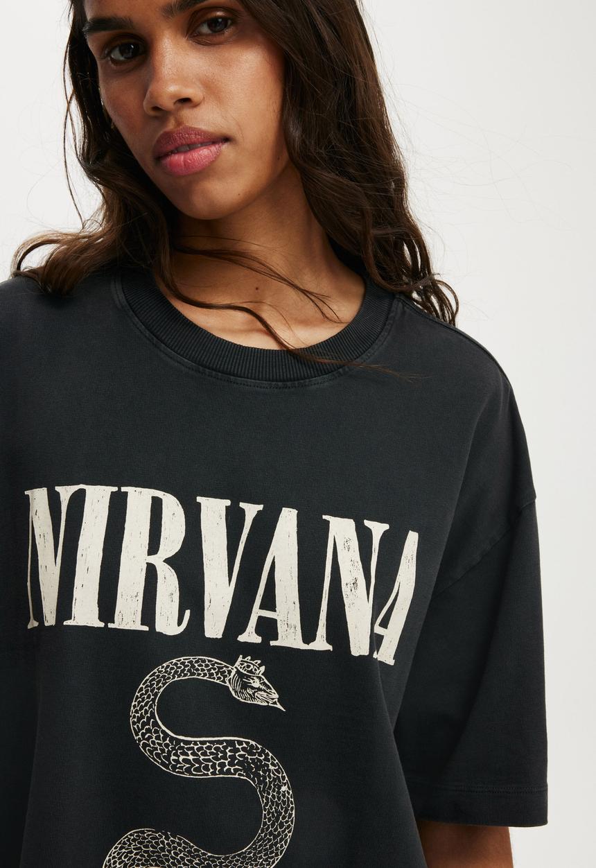 Cotton On - The lcn music premium boxy graphic tee - lcn nirvana snake/washed black