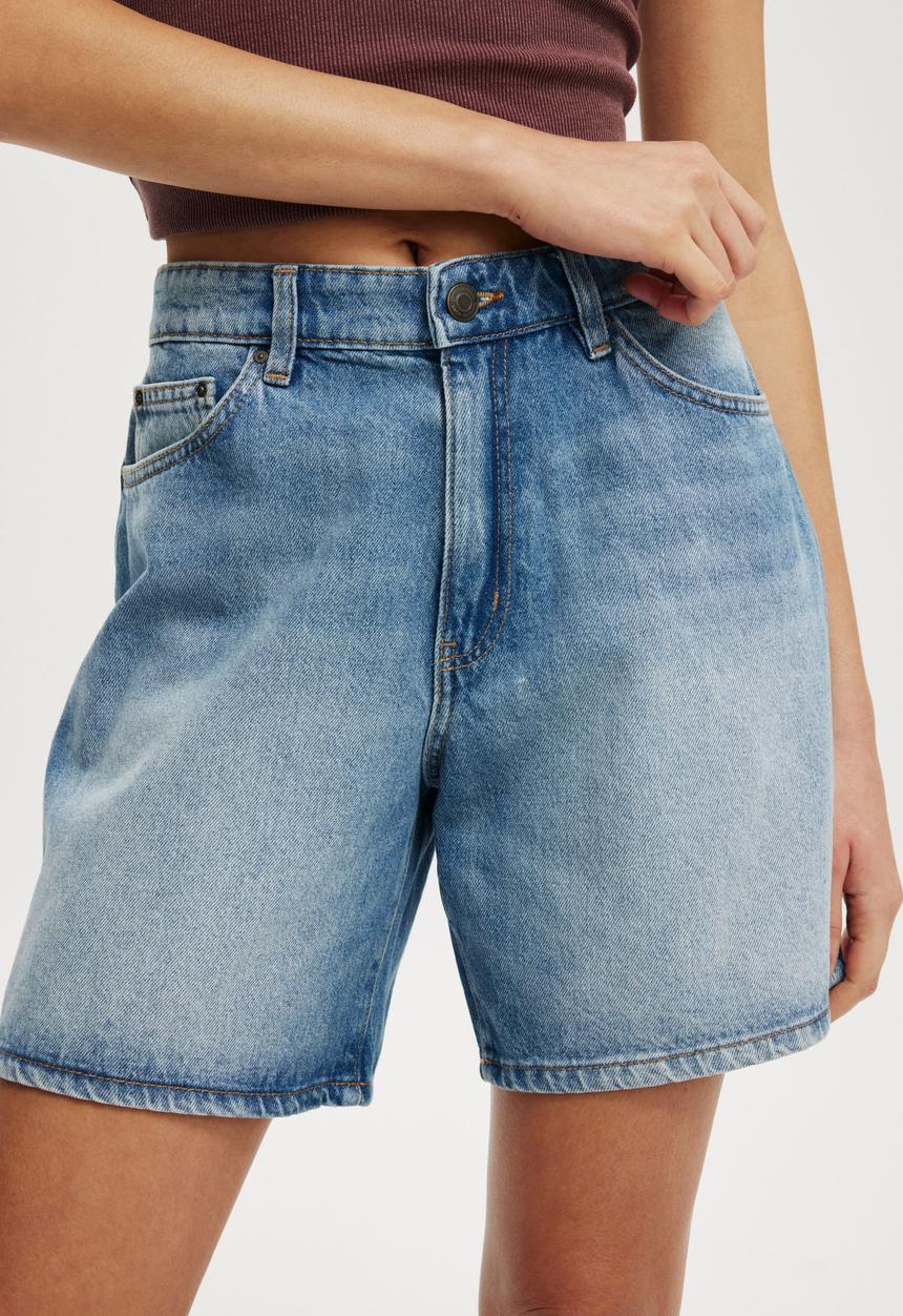 Cotton On - Relaxed Denim Short - Y2K Tint Blue