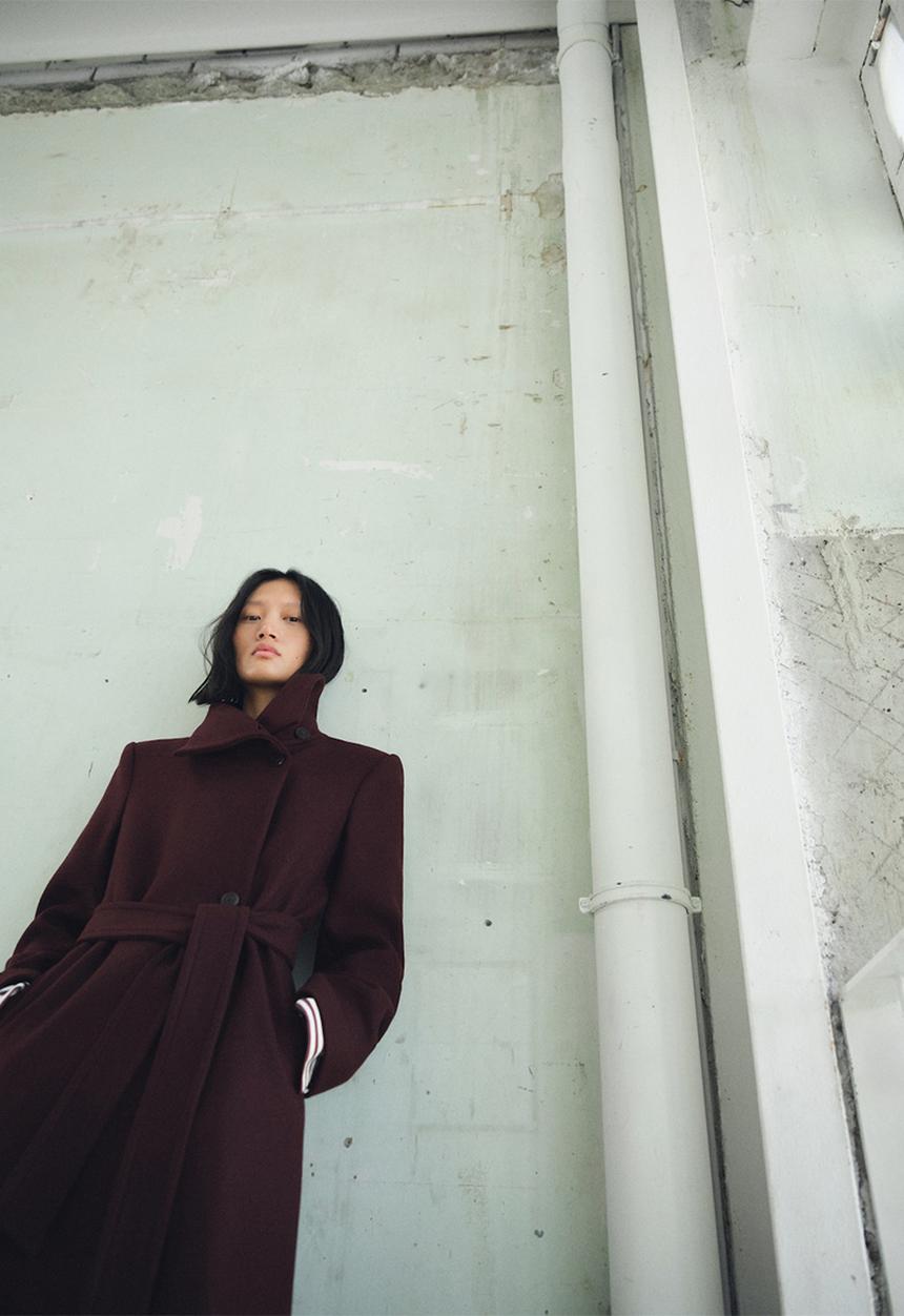 MANGO - Abrigo sirenita - dark red