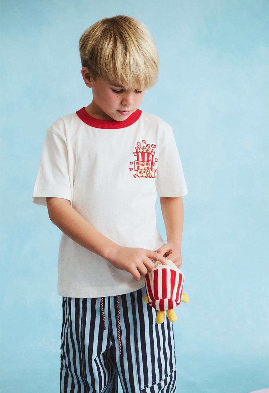 Cotton On - Jonny short sleeve graphic print tee - vanilla w/varsity red neck
