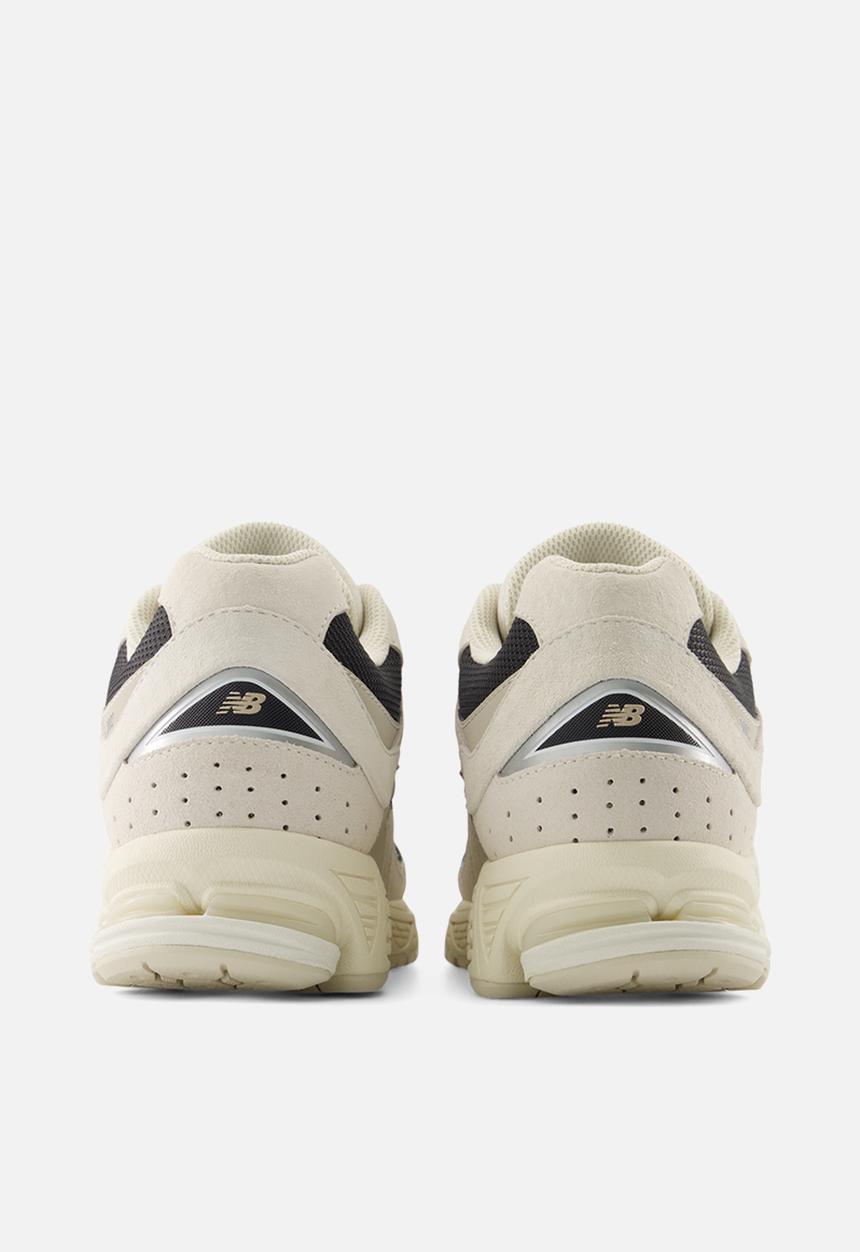 New Balance  - U2002R v1