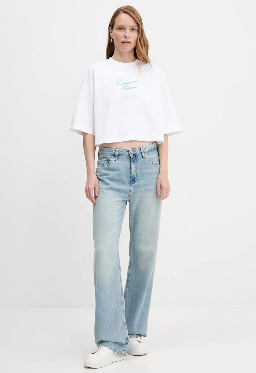 Calvin Klein - Cropped boxy chain stitch logo tee - brilliant white