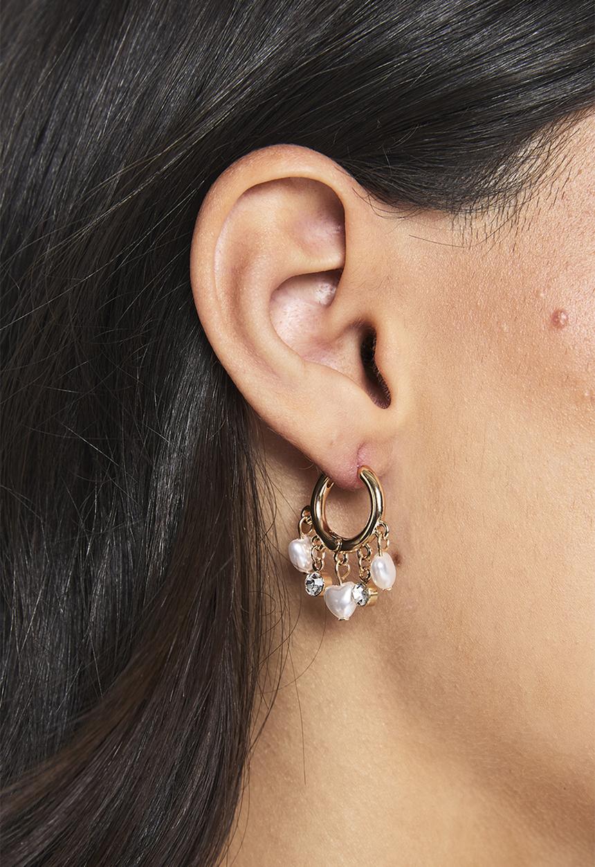 boohoo - Pearl charm hoop earrings - gold