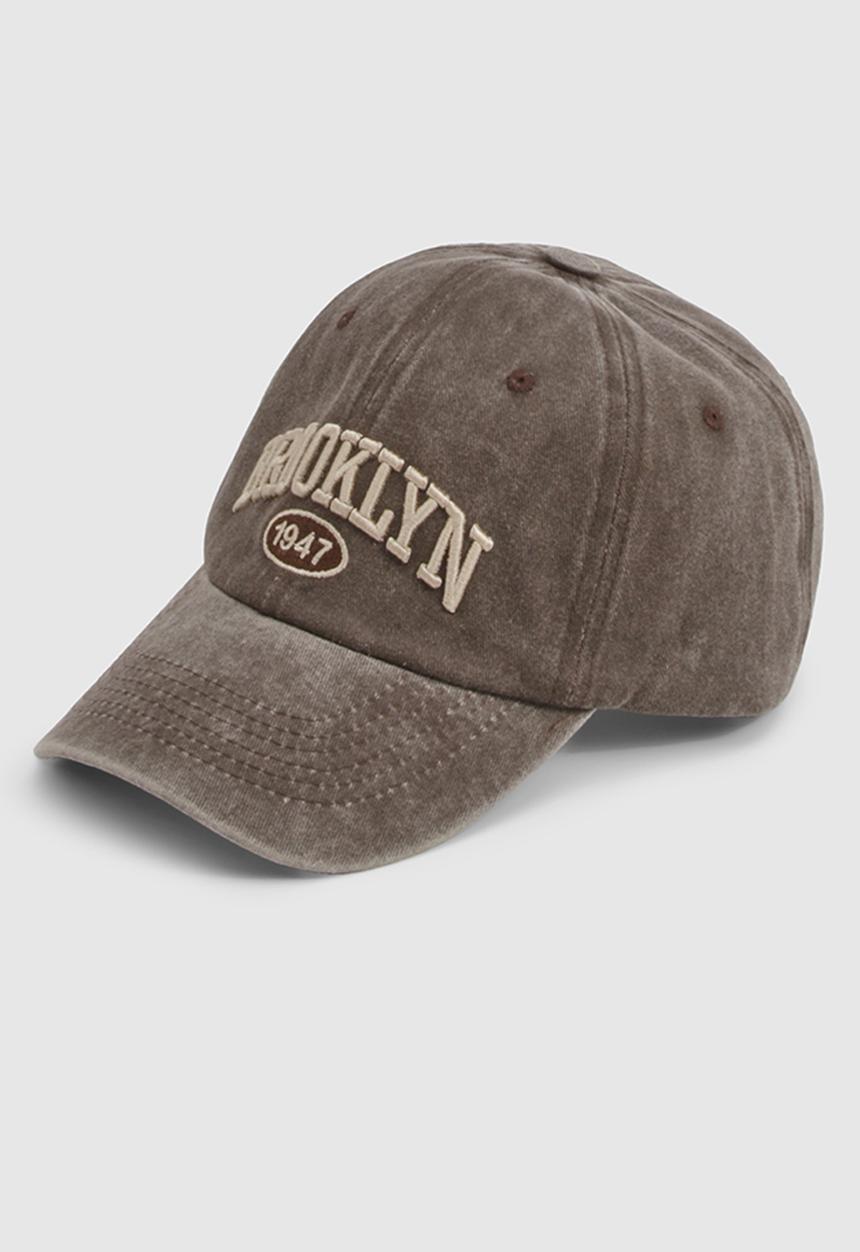boohoo - Acid wash slogan cap - chocolate