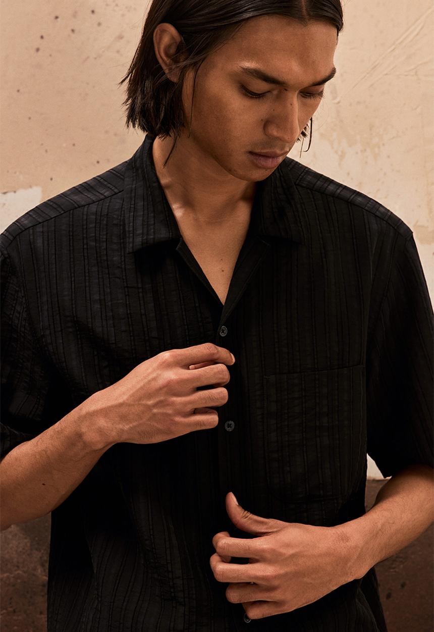 H&M - Regular fit textured resort shirt - black