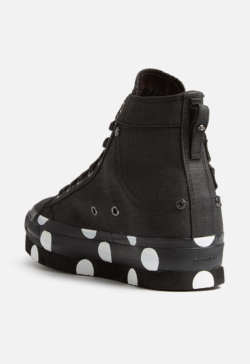 Diesel  - Exposure flatform