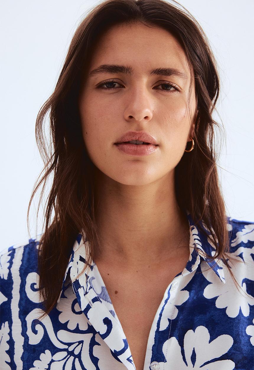 H&M - Short-sleeved twill shirt - bright blue patterned