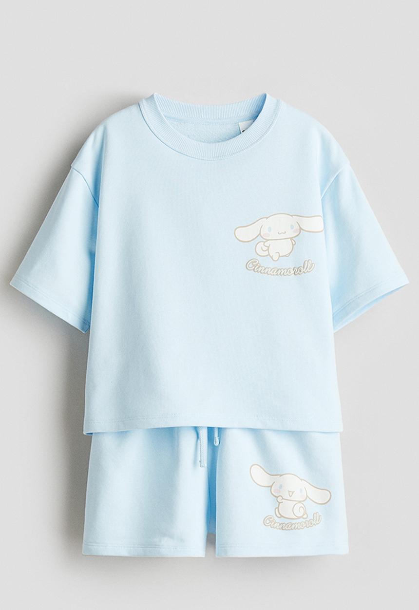H&M - 2-Piece printed top and shorts set - light blue/cinnamoroll