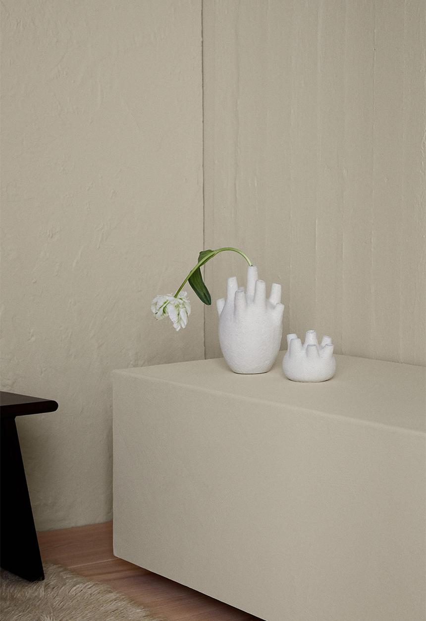 H&M - Large stoneware ikebana vase - white