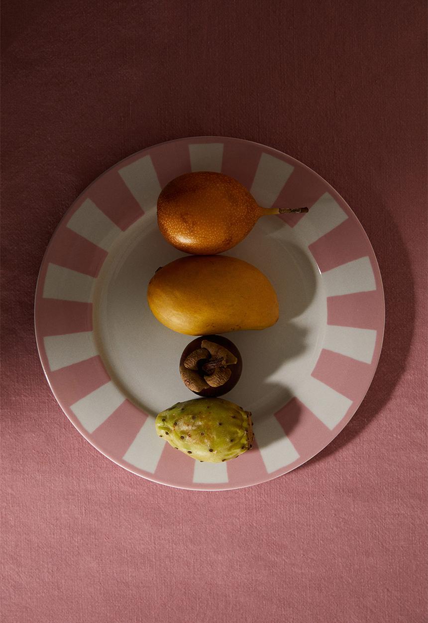 H&M - Porcelain dinner plate - pink striped 