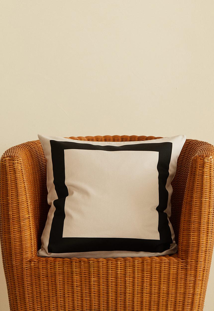 H&M - Cotton satin cushion cover - light beige/black 