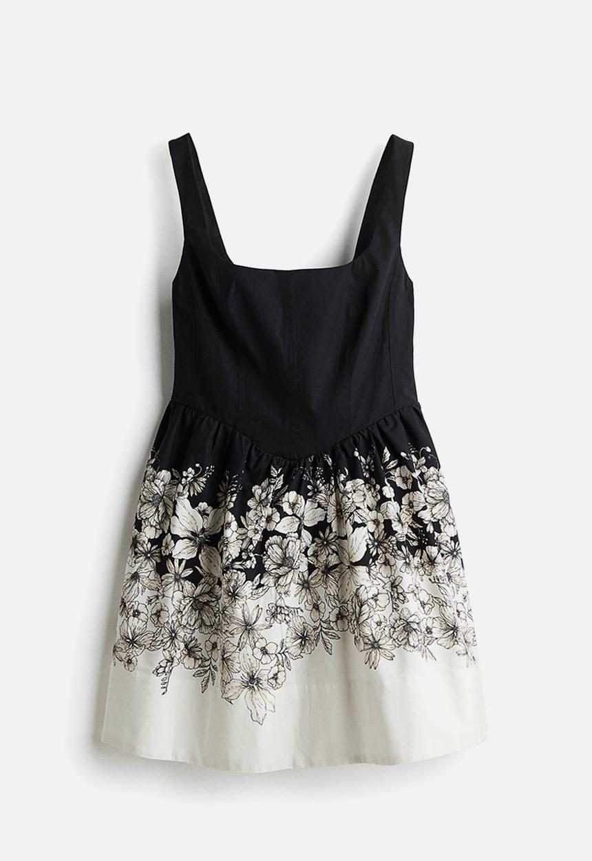 H&M - Flared-skirt dress - black/floral 