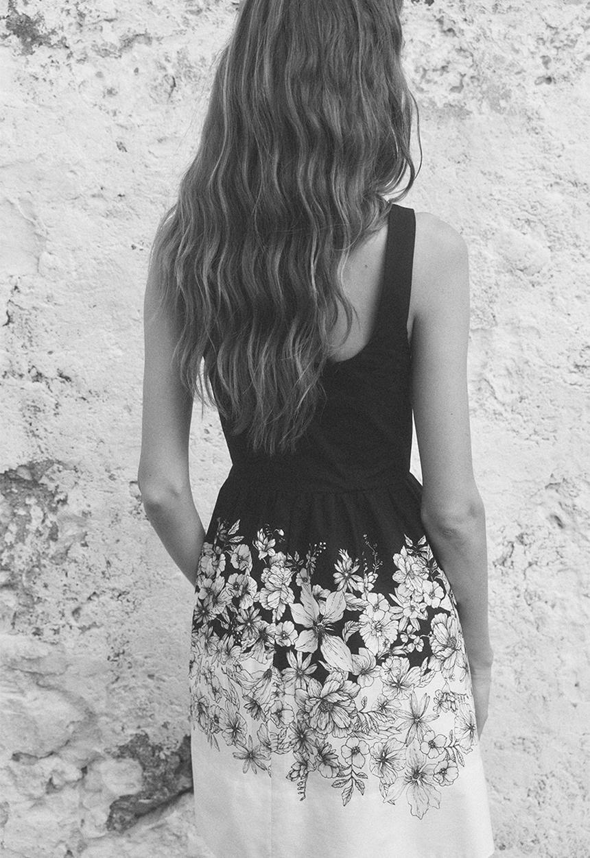 H&M - Flared-skirt dress - black/floral 