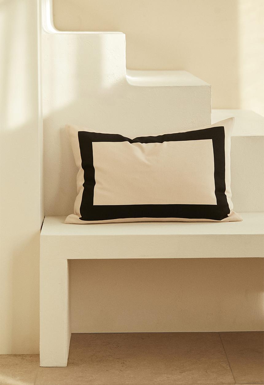 H&M - Cotton satin cushion cover - light beige/black