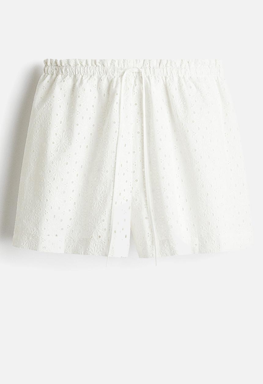 H&M - Broderie anglaise shorts - white