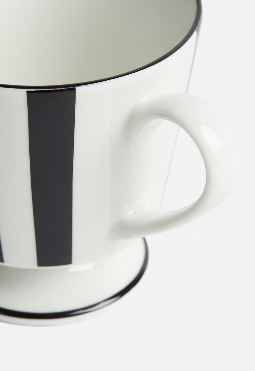 H&M - Footed porcelain mug - black/striped