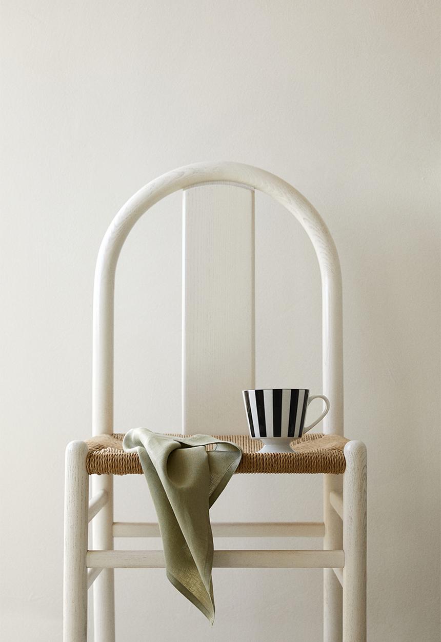 H&M - Footed porcelain mug - black/striped