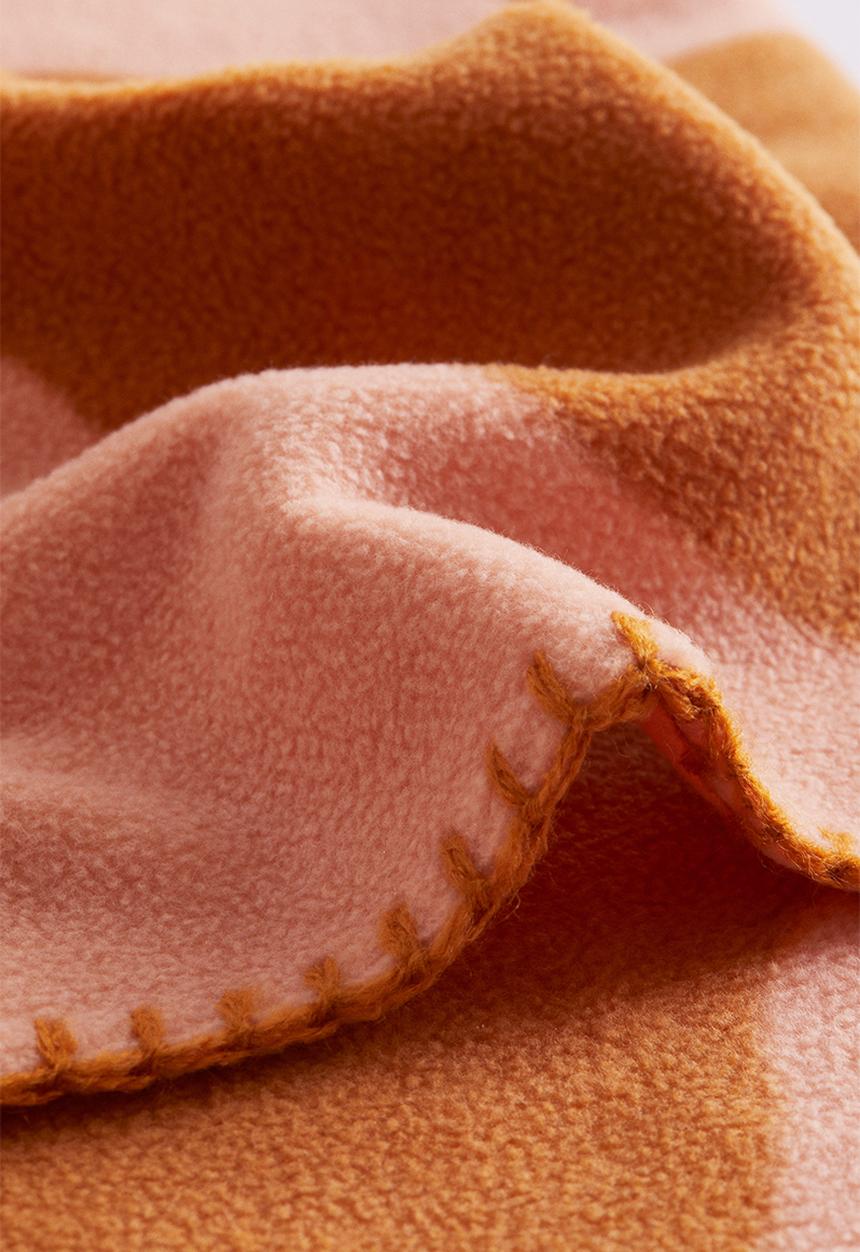 H&M - Patterned fleece blanket - pink/patterned
