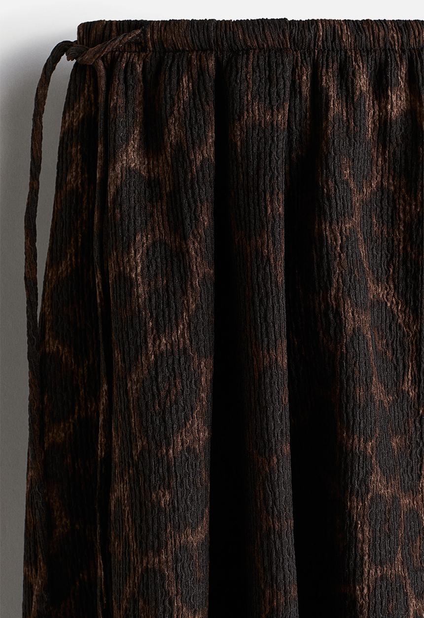 H&M - Crinkled jersey shorts - dark brown