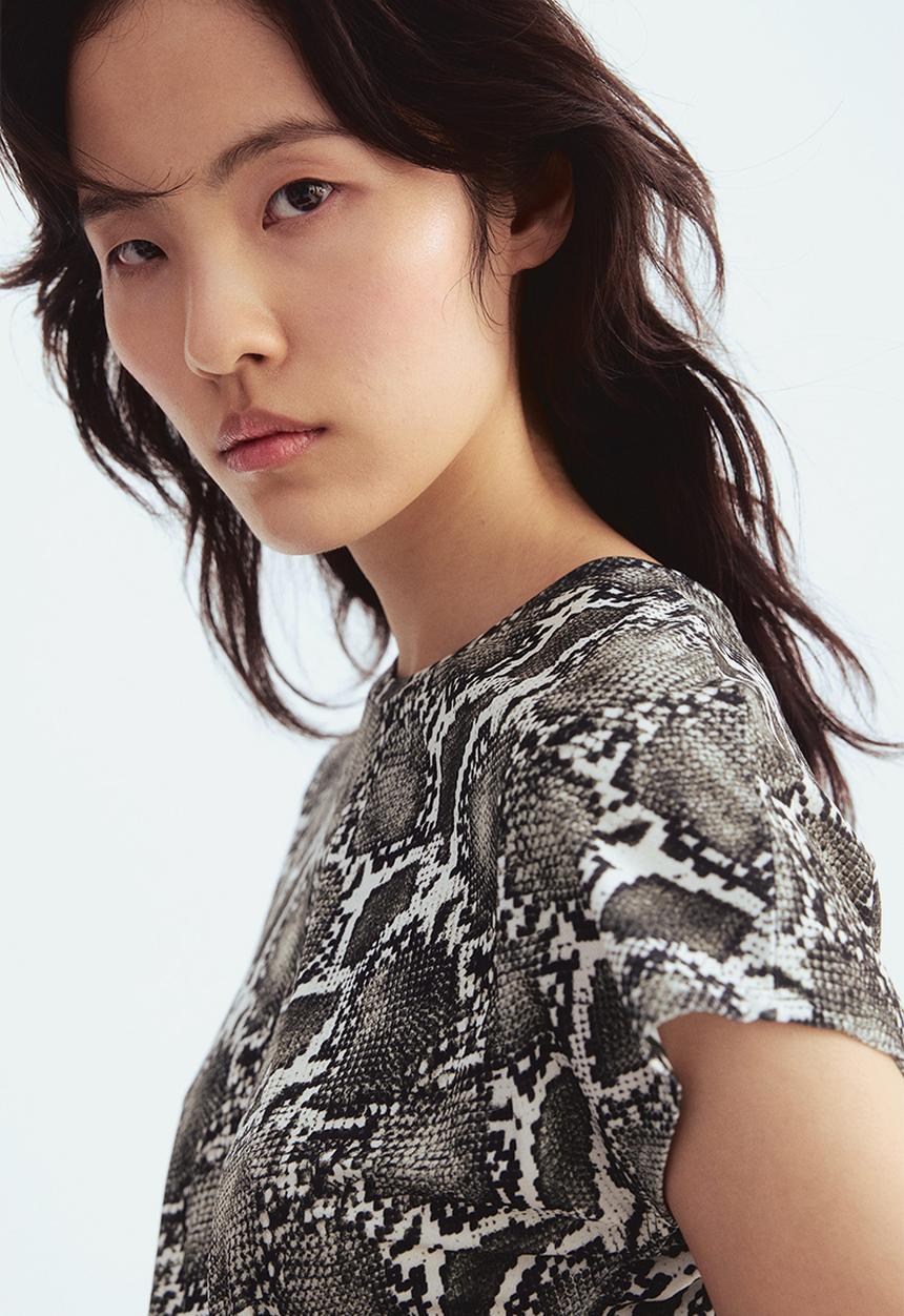 H&M - Cap-sleeved top - dark grey snakeskin pattern